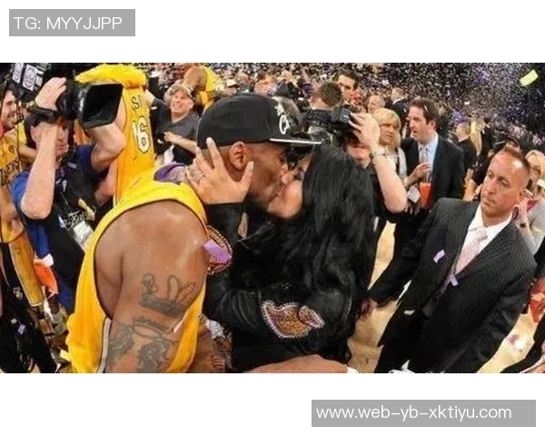 湖人官方发布瓦妮莎新书讲述科比与Gigi壁画背后的感人故事